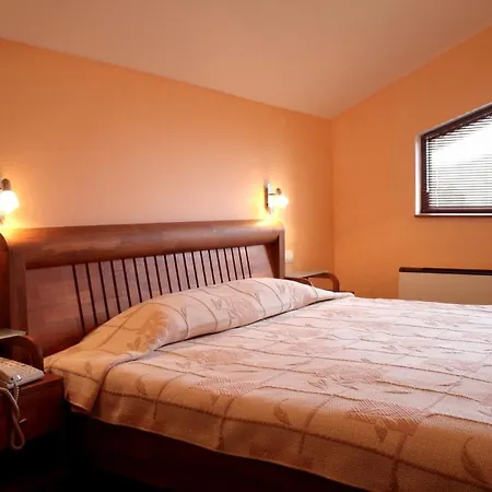 Lucky Light Boutique Хотел 4*